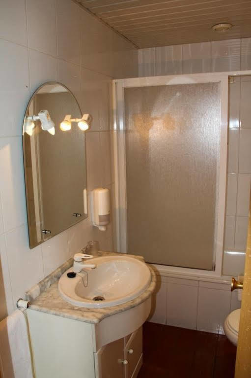 Portucalense Bed & Breakfast Porto Exterior photo