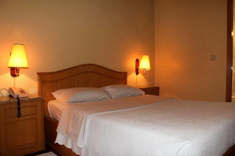 Portucalense Bed & Breakfast Porto Exterior photo